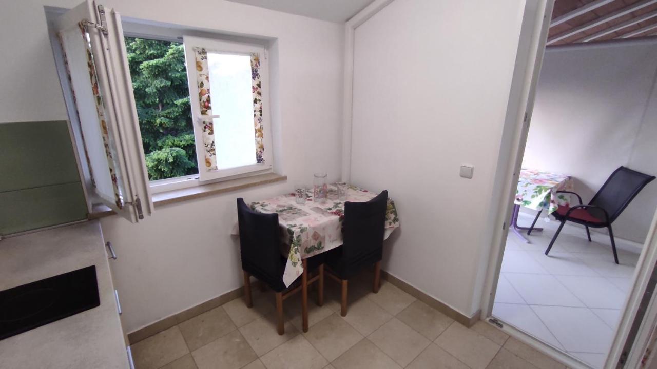 App Karmen With Free Parkig Apartment Porec Exterior photo